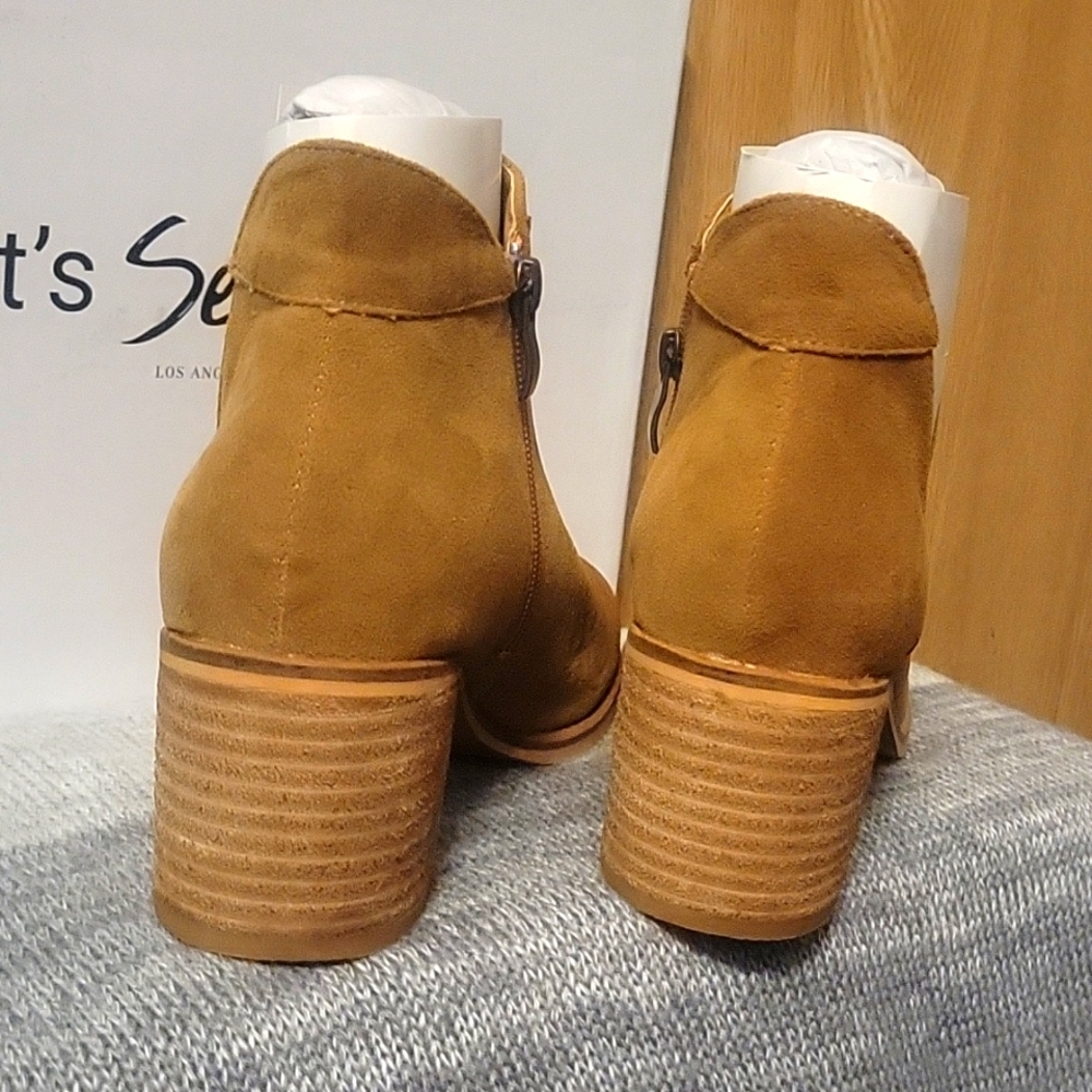Los Angeles Apparel Brown Suede Ankle Booties - Picture 6 of 6